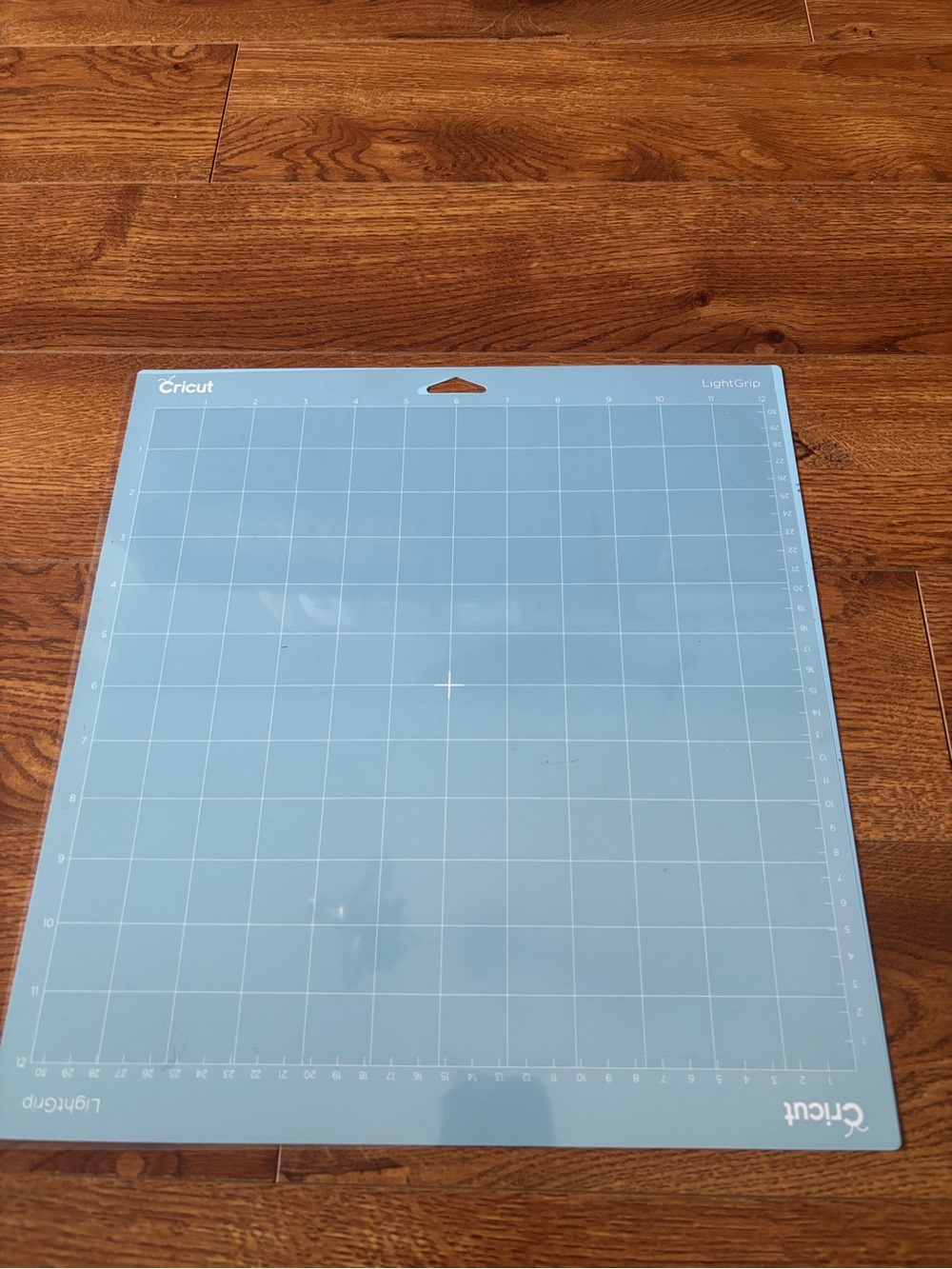 Cricut LightGrip Cutting Mat - Light Blue